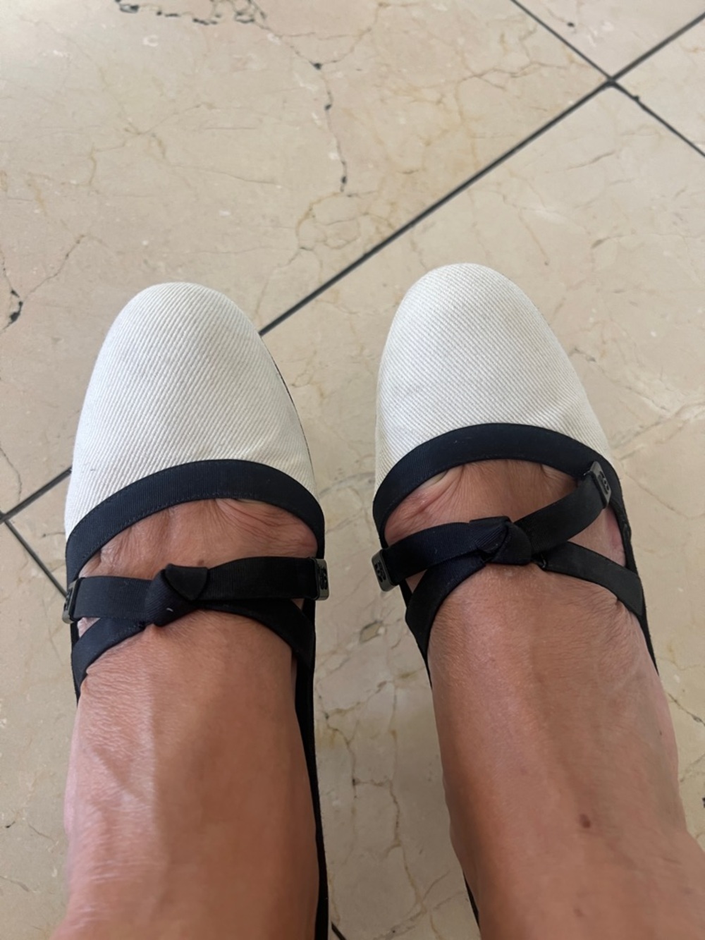 Chanel b/w canvas heels 👠 - Picture 10 of 10